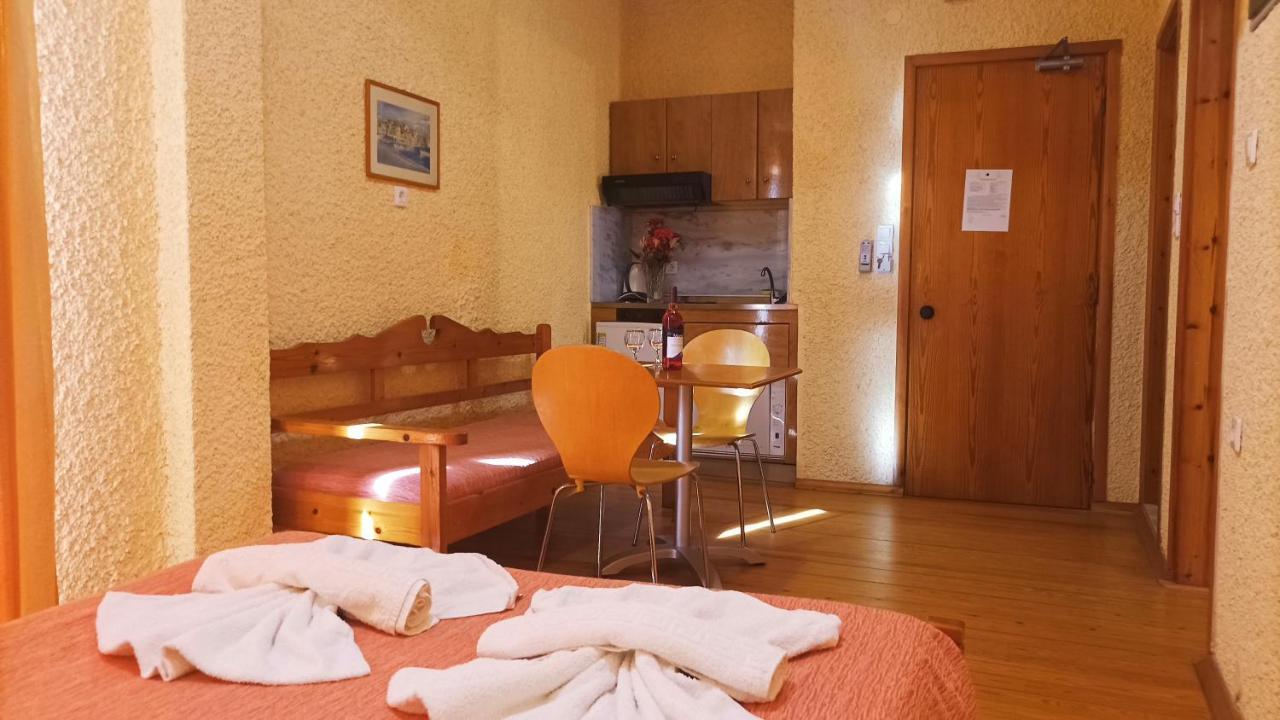 Aparthotel New Wave Paleochora Exterior foto